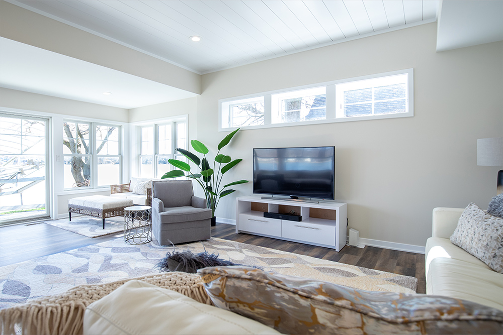 Cavenaugh Lake living room addition